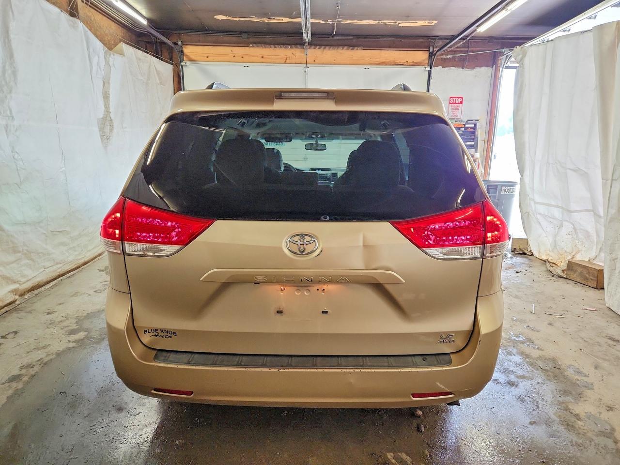 2011 Toyota Sienna Le Beige vin: 5TDJK3DCXBS003573