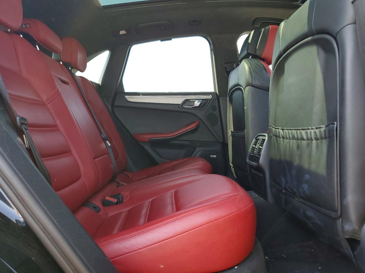 2015 Porsche Macan Turbo Black vin: WP1AF2A54FLB47825