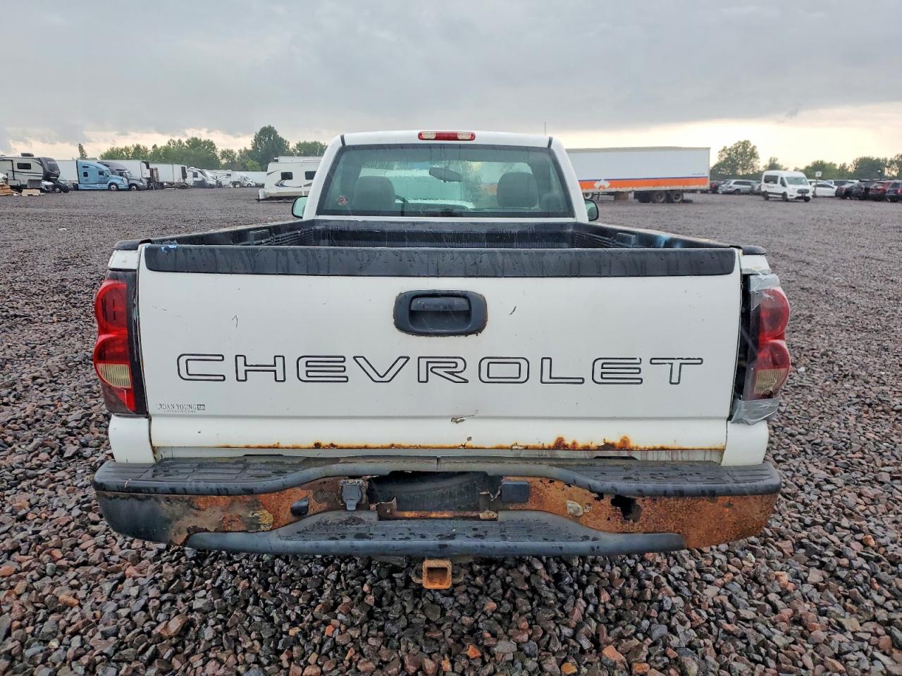 2006 Chevrolet Silverado C1500 White vin: 3GCEC14X16G262981