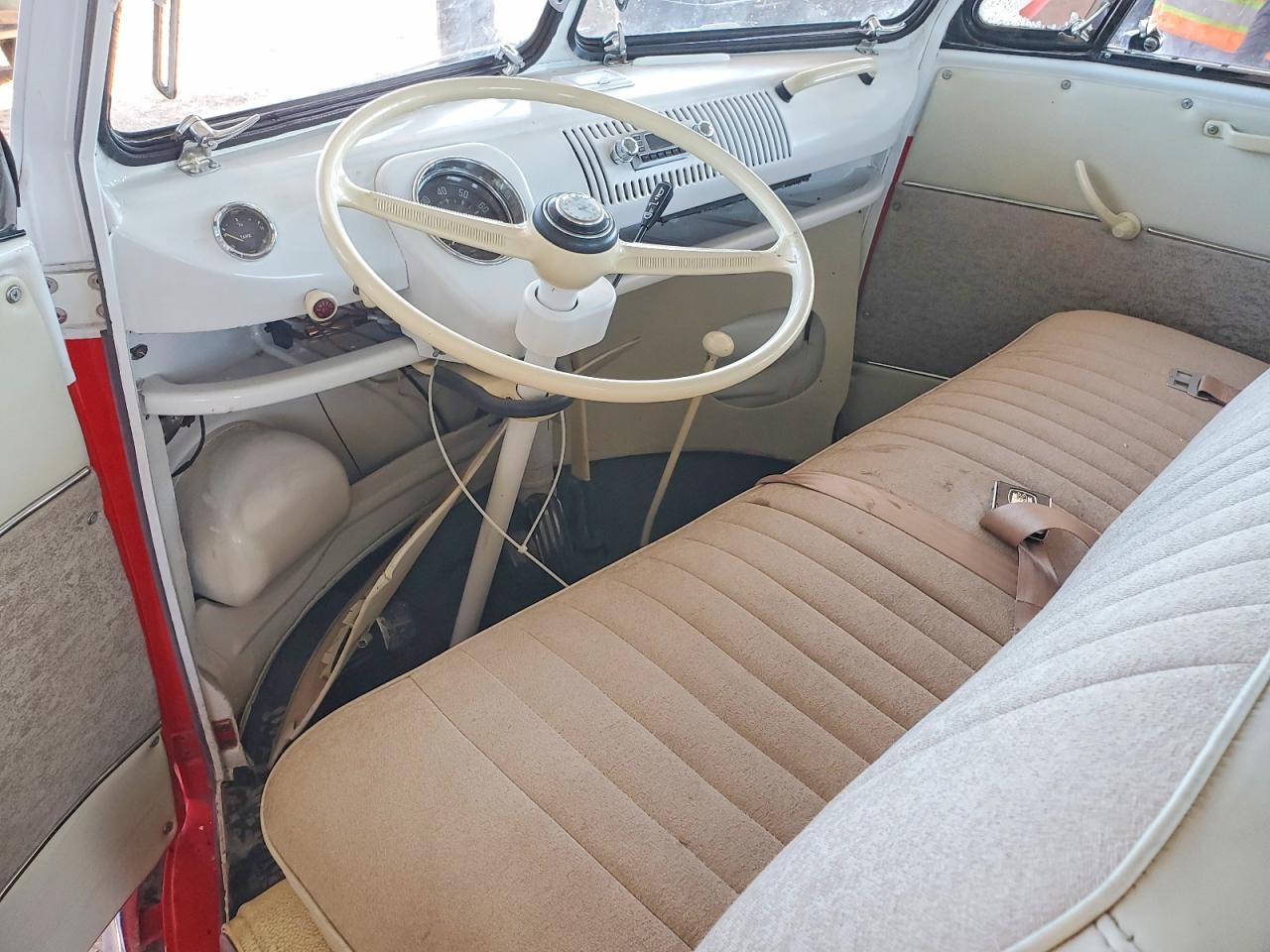 1962 Volkswagen Kombi Red vin: 908189