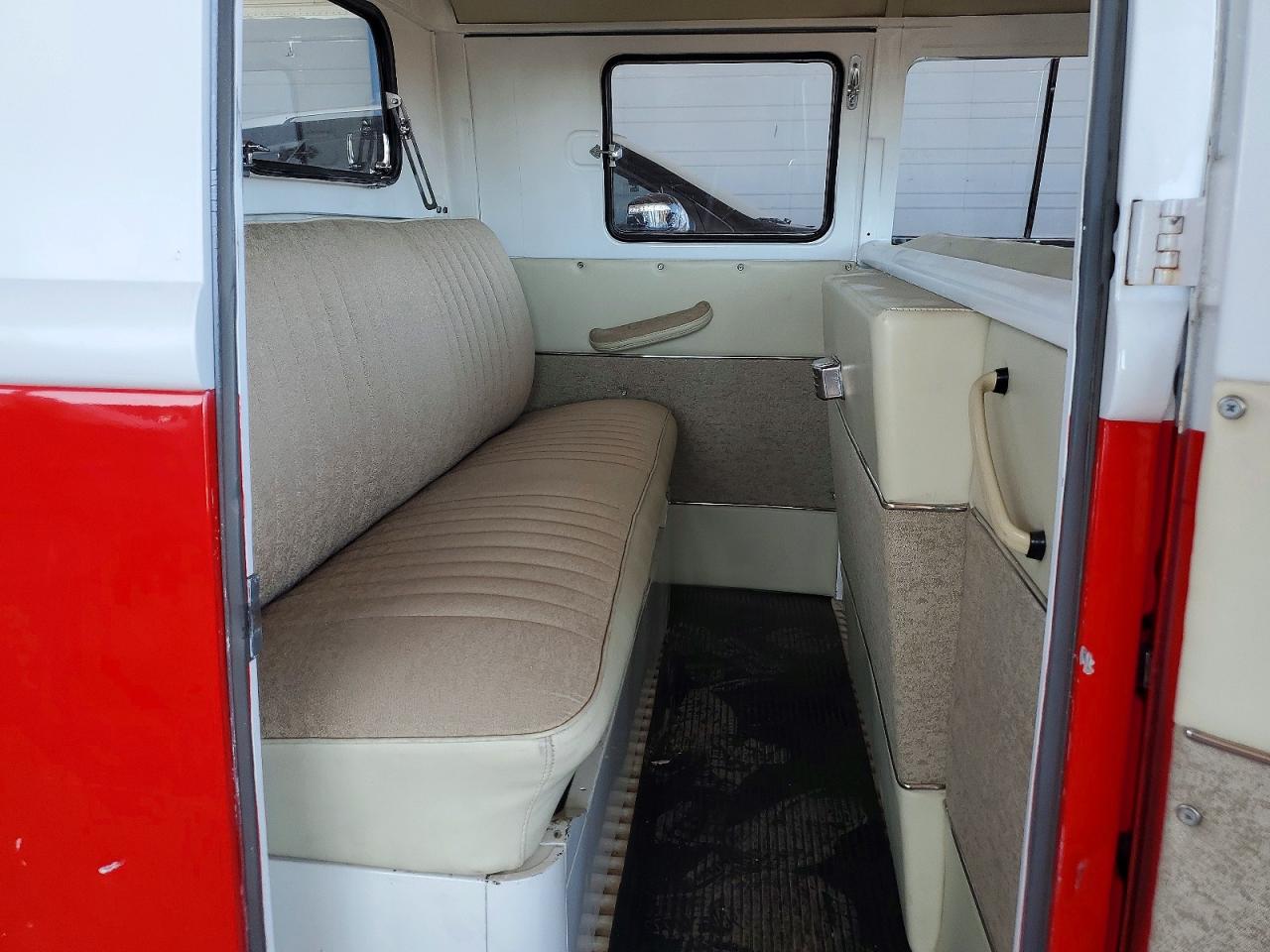 1962 Volkswagen Kombi Red vin: 908189
