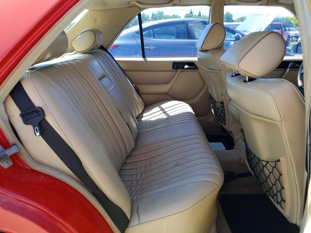 1989 Mercedes-benz 300 E Красный vin: WDBEA30D6KA886795