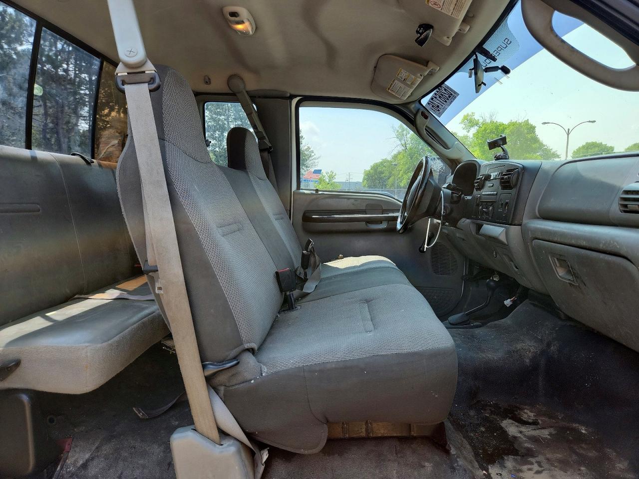 2005 Ford F250 Super Duty White vin: 1FTSX21P45ED39303