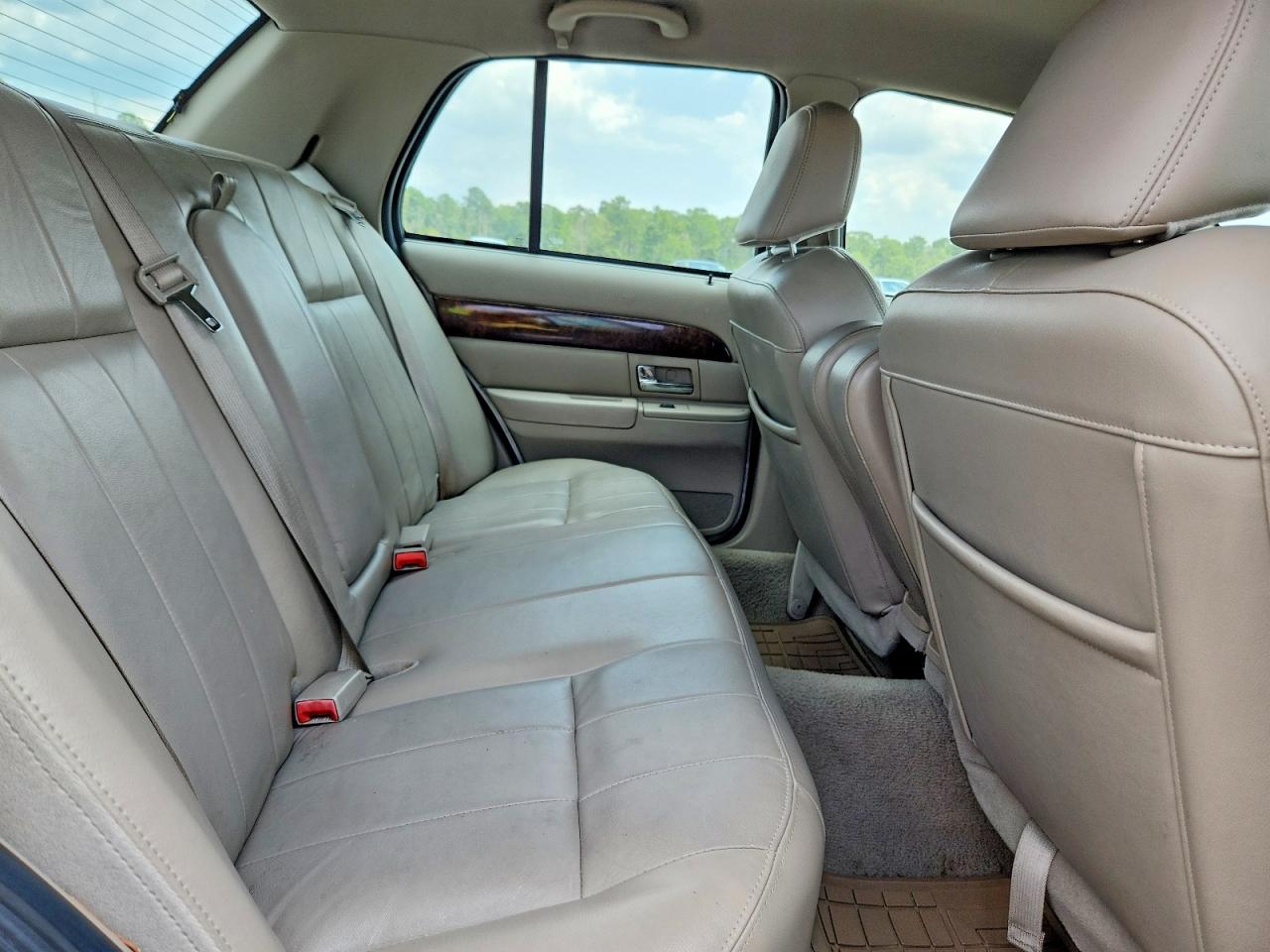 2007 Mercury Grand Marquis Ls Silver vin: 2MEFM75V17X618983