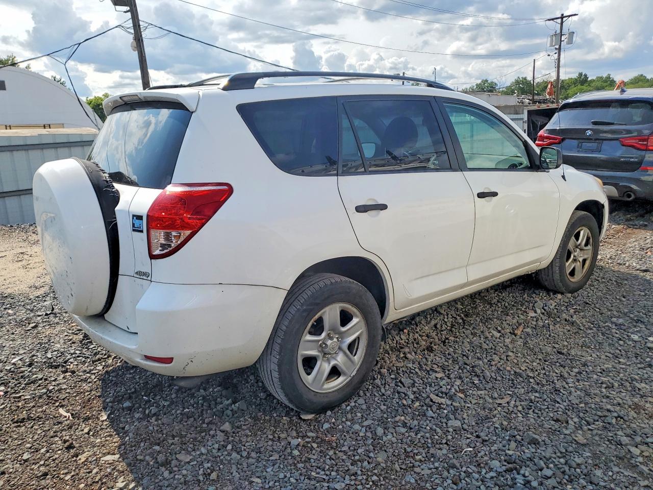 2007 Toyota Rav4 Base White vin: JTMBD33V376047276
