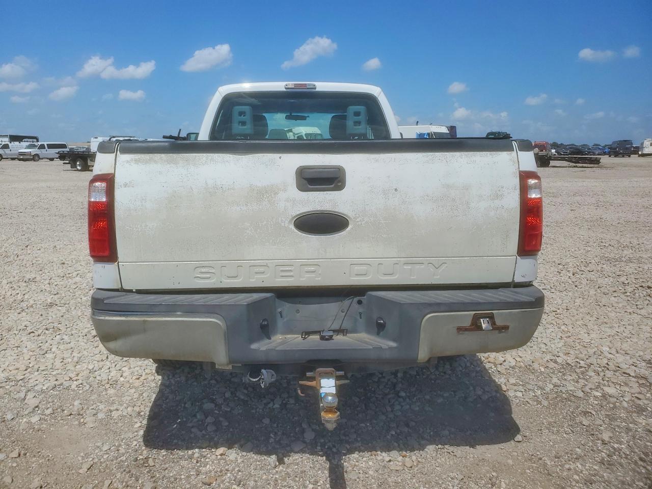 2014 Ford F250 Super Duty White vin: 1FT7X2A68EEA20919