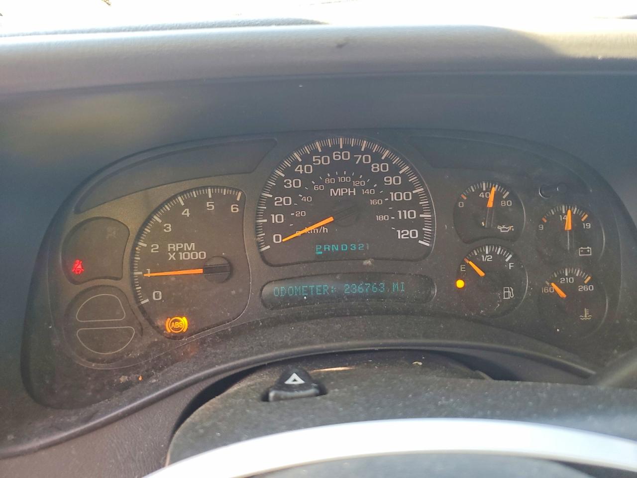 2005 Chevrolet Tahoe C1500 Black vin: 1GNEC13VX5J144352
