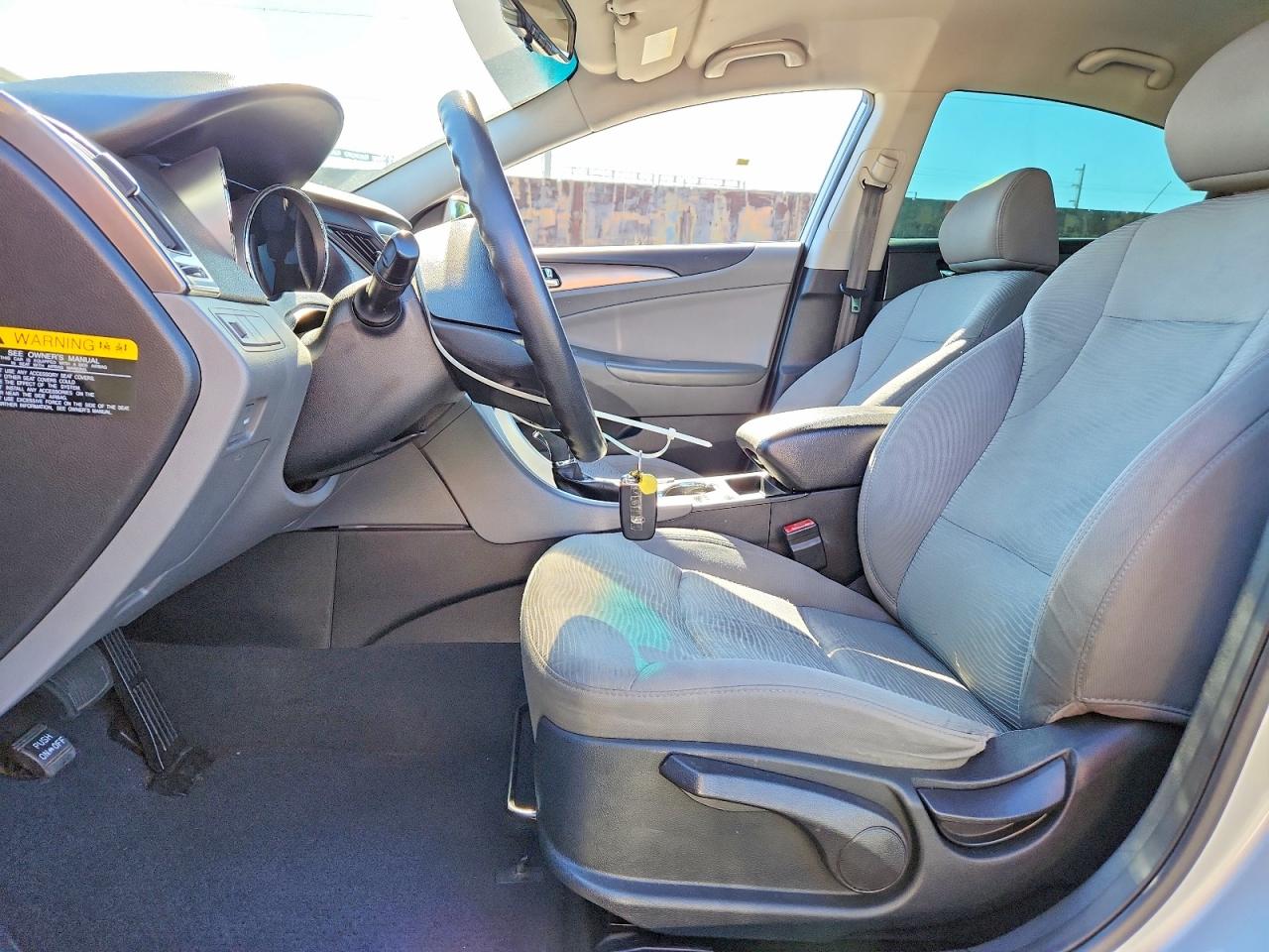 2013 Hyundai Sonata Hybrid Silver vin: KMHEC4A49DA065821