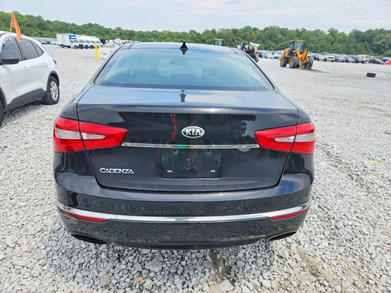 2014 Kia Cadenza Premium Black vin: KNALN4D74E5148348