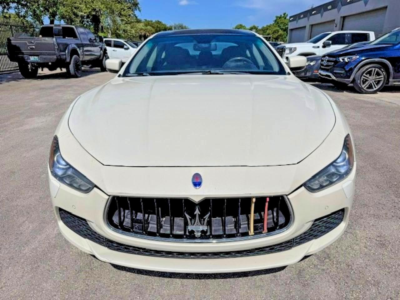 2014 Maserati Ghibli S White vin: ZAM57RTA9E1086058