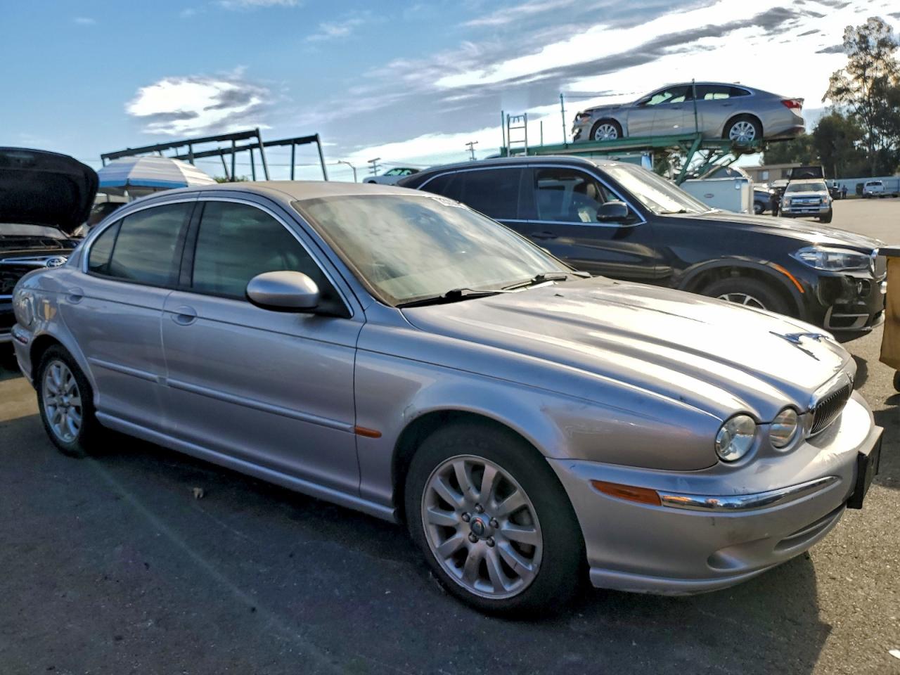 2002 Jaguar X-type 2.5 Silver vin: SAJEA51DX2XC77979
