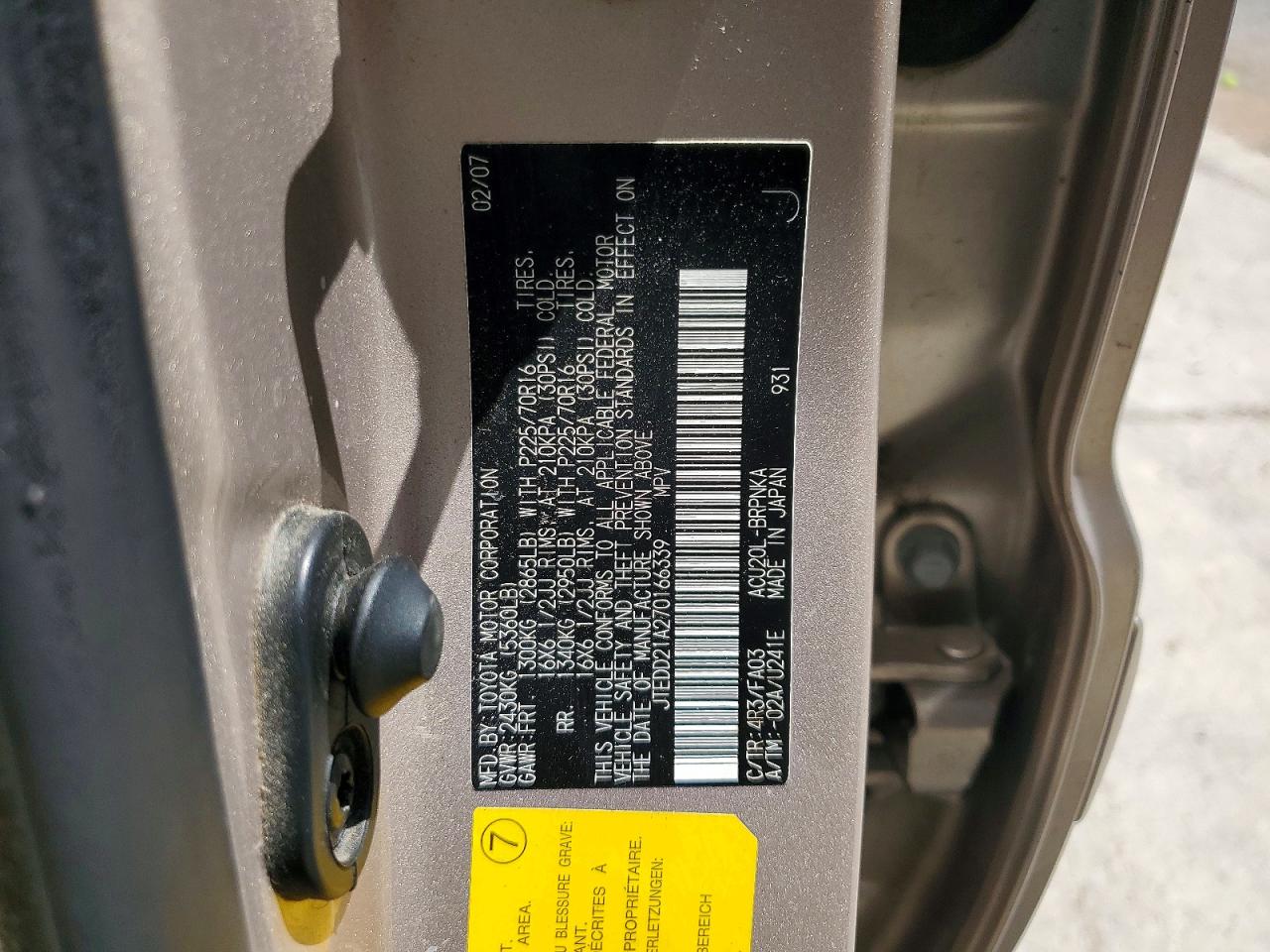 2007 Toyota Highlander Base Gold vin: JTEDD21A270166339