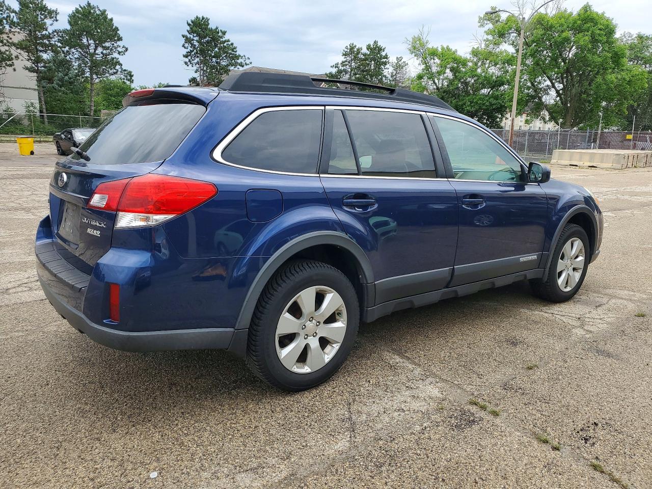 2011 Subaru Outback 2.5i Premium Blue vin: 4S4BRBCC3B3442820