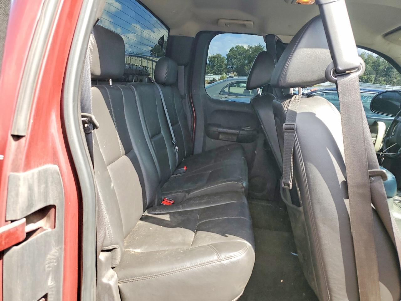 2008 Chevrolet Silverado K1500 Red vin: 2GCEK190381251751