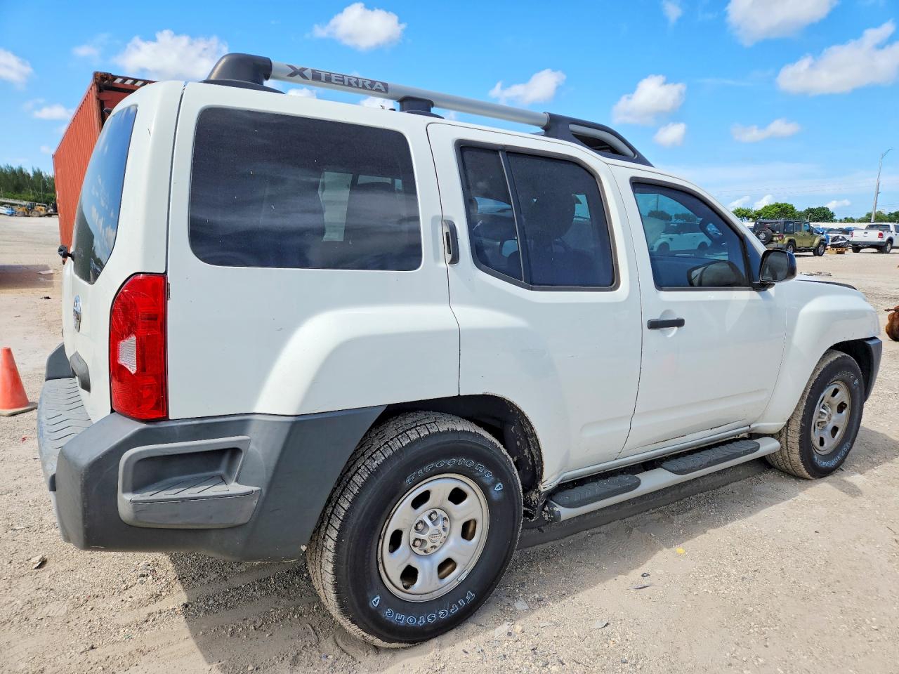 2013 Nissan Xterra X White vin: 5N1AN0NU0DN825638
