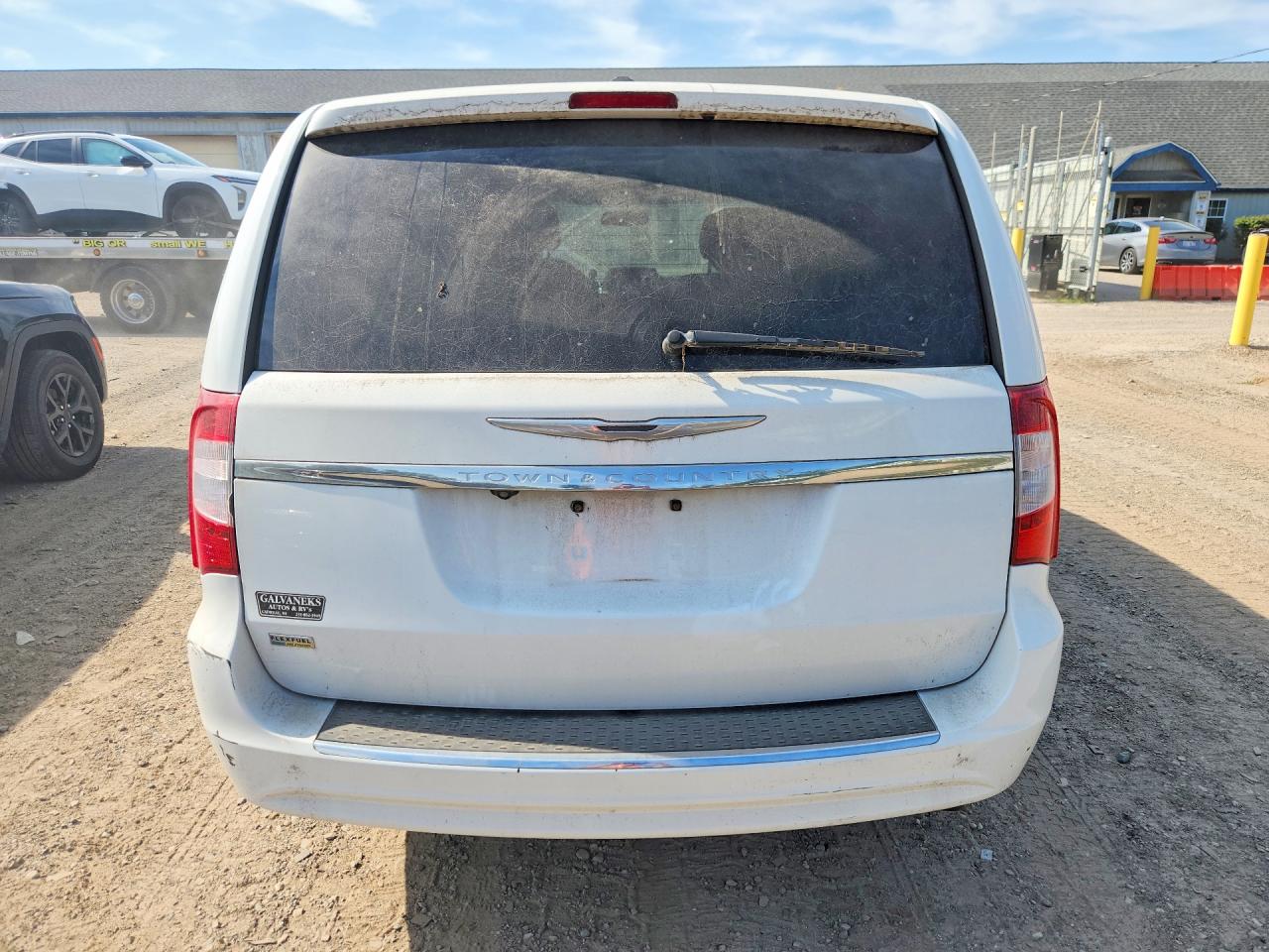 2014 Chrysler Town & Country Touring White vin: 2C4RC1BG4ER158191