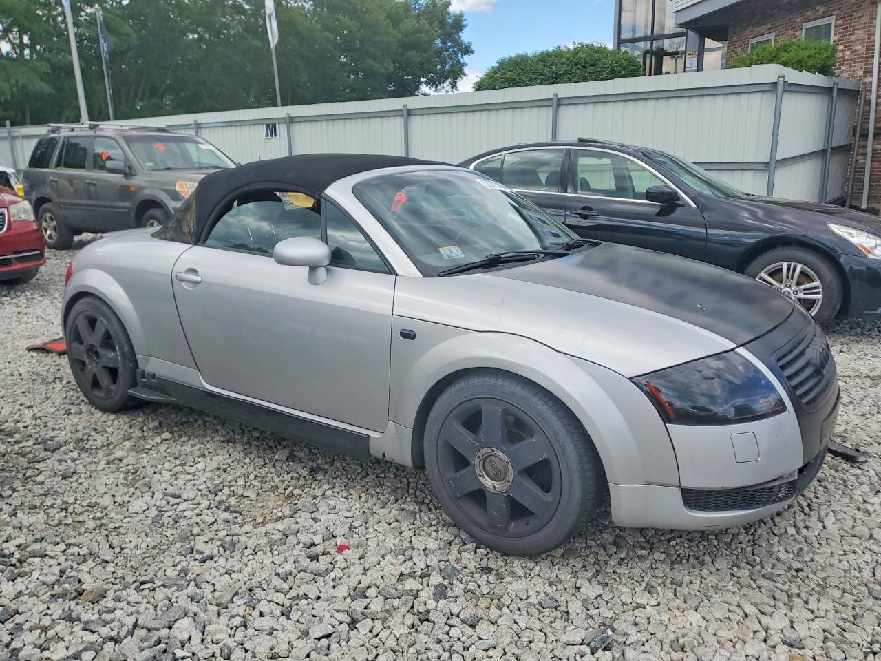 2001 Audi Tt Silver vin: TRUTX28N711021806