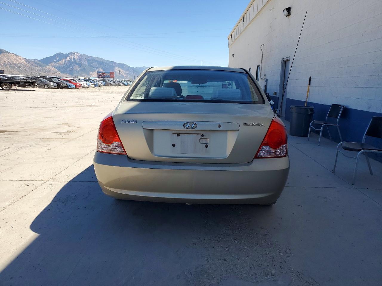 2005 Hyundai Elantra Gls Beige vin: KMHDN46D25U051029