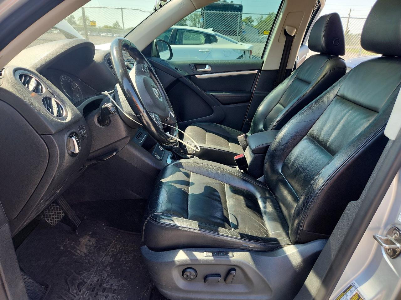 2012 Volkswagen Tiguan S Silver vin: WVGBV7AX3CW595227