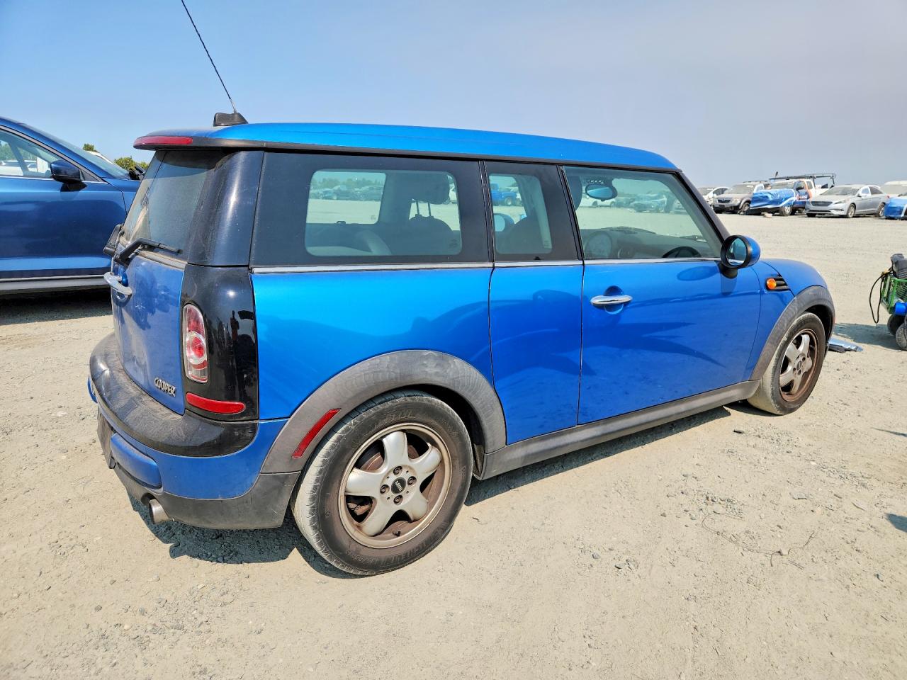 2011 Mini Cooper Clubman Blue vin: WMWZF3C5XBT267515
