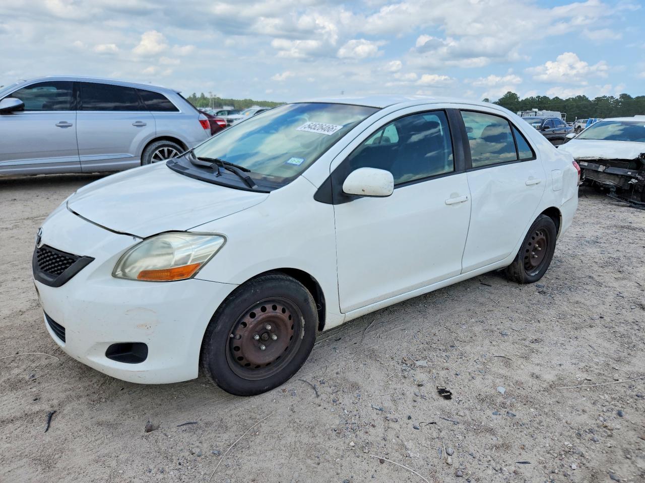 2012 Toyota Yaris Fleet White vin: JTDBT4K37CL023907