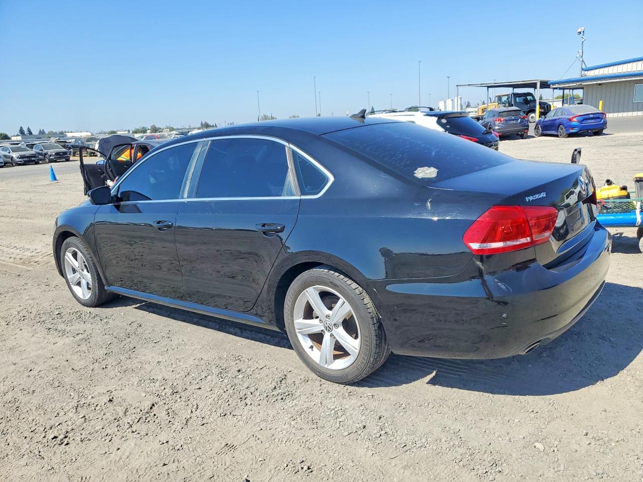 2013 Volkswagen Passat Se Black vin: 1VWBN7A30DC118398