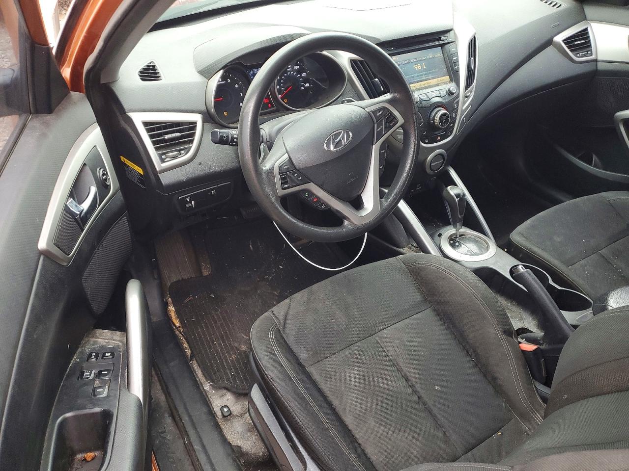 2015 Hyundai Veloster Base Orange vin: KMHTC6AD3FU244070