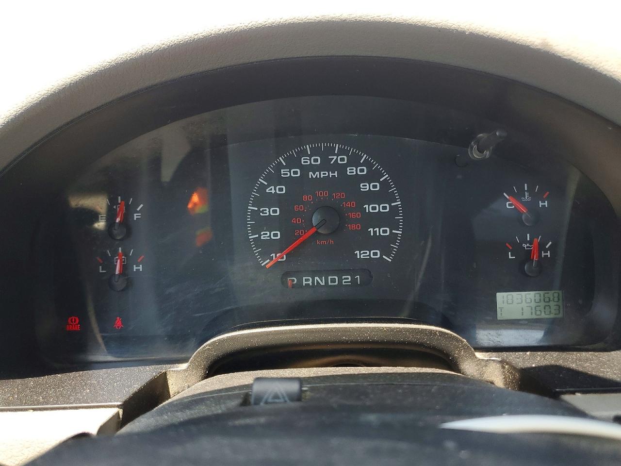 2006 Ford F150 White vin: 1FTRF12216NB72625