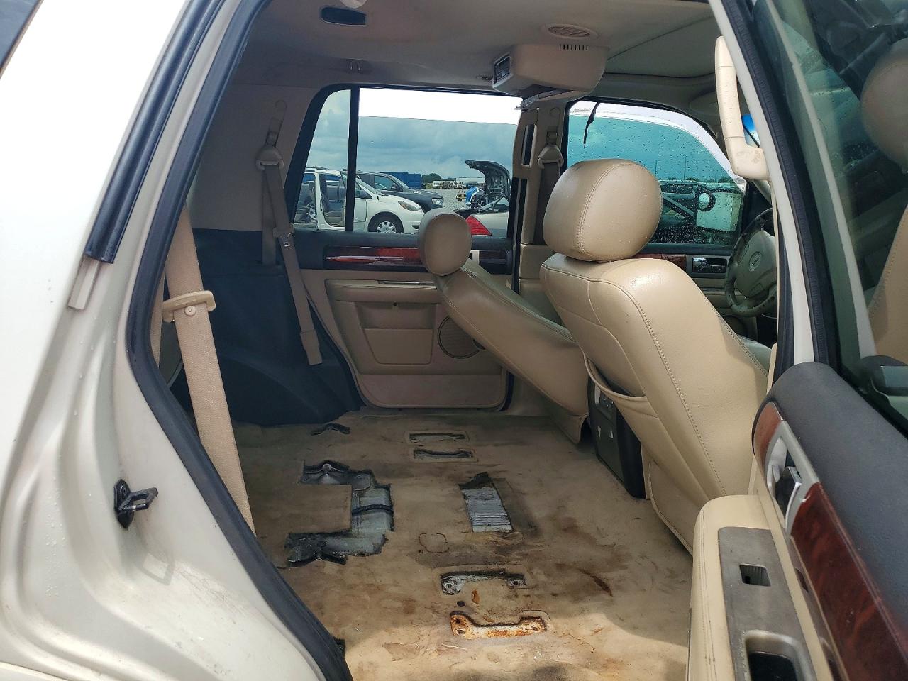2006 Lincoln Navigator Tan vin: 5LMFU27536LJ04400