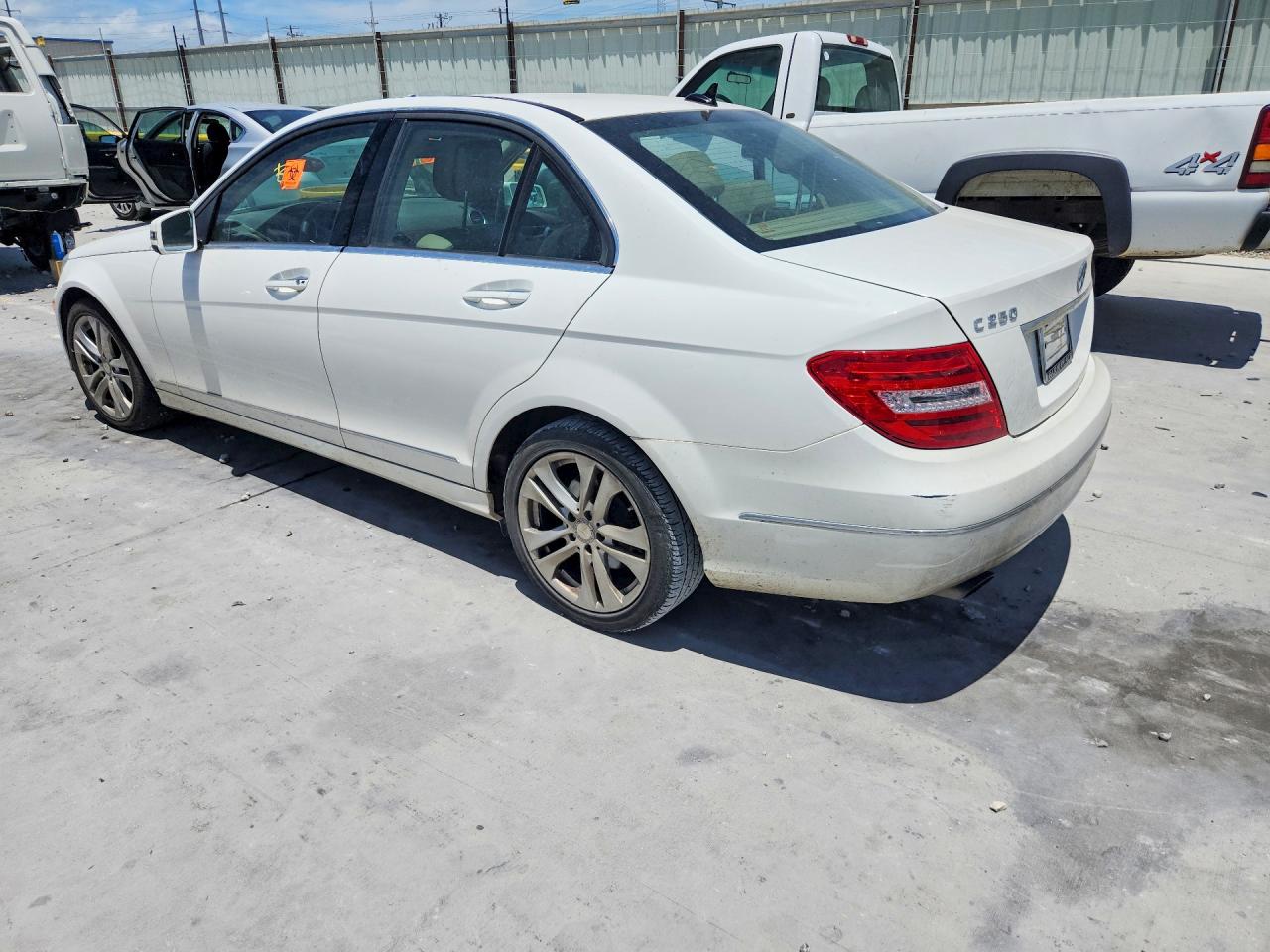 2013 Mercedes-benz C 250 White vin: WDDGF4HB4DA783145