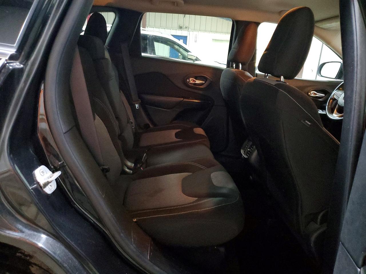 2014 Jeep Cherokee Latitude Черный vin: 1C4PJMCS3EW142704