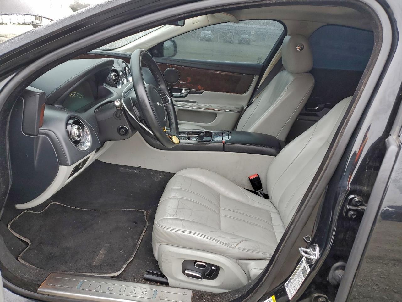 2013 Jaguar Xj Черный vin: SAJWA1C75D8V56349