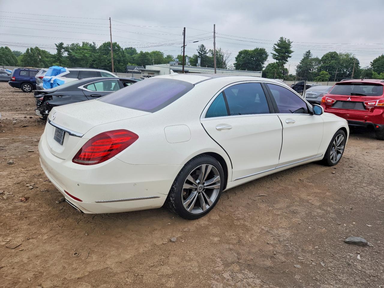 2015 Mercedes-benz S 550 White vin: WDDUG8CBXFA092722