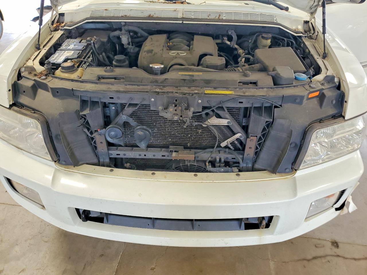 2005 Infiniti Qx56 Base White vin: 5N3AA08CX5N812922