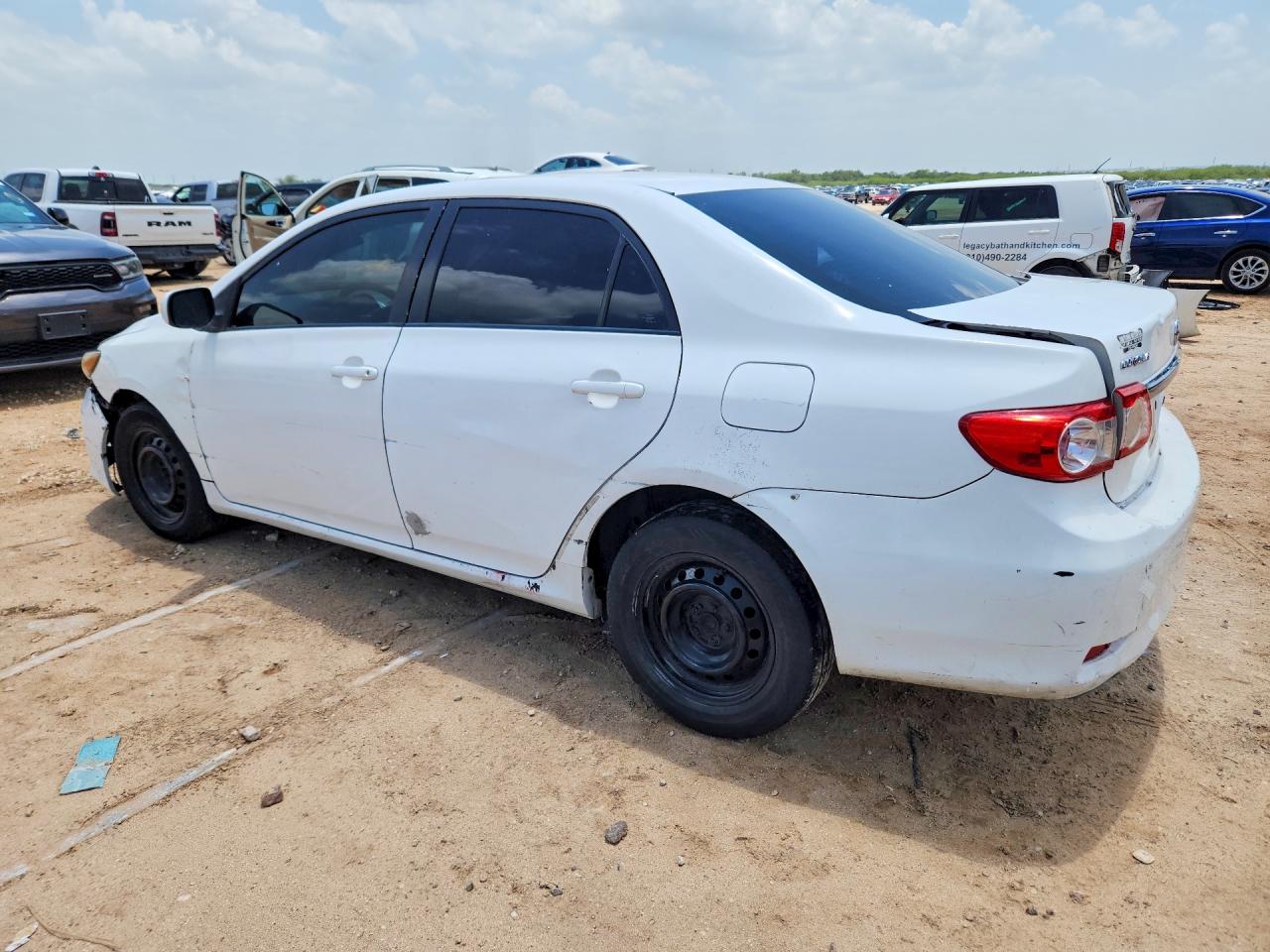 2011 Toyota Corolla Le White vin: 2T1BU4EEXBC538903