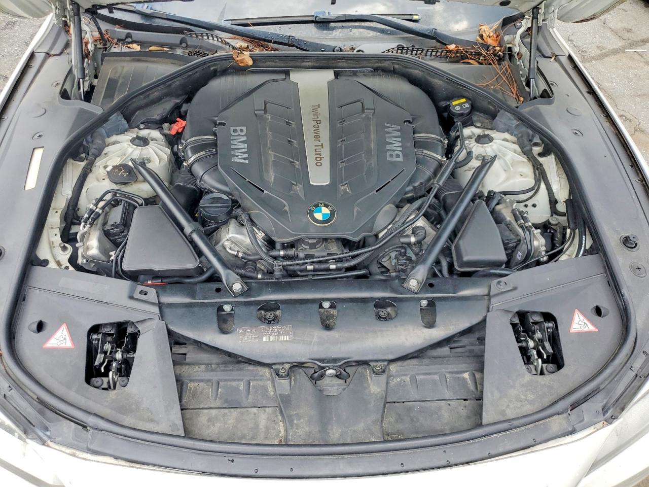 2015 Bmw 750 I Белый vin: WBAYA8C52FD825364