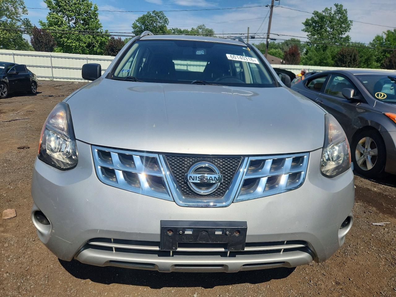 2015 Nissan Rogue Select S Серебряный vin: JN8AS5MV3FW260162