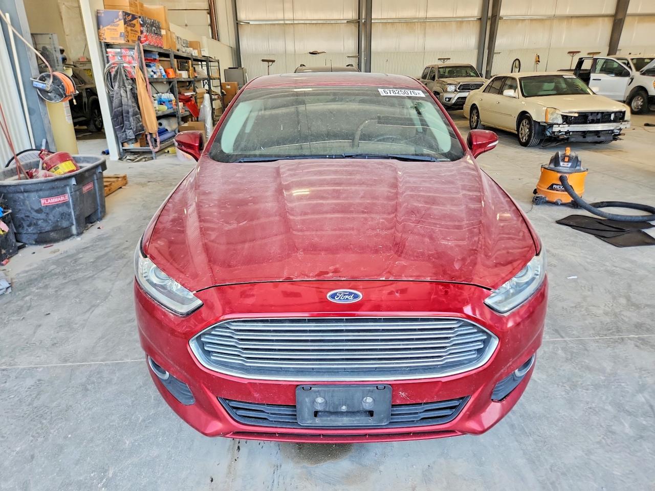 2015 Ford Fusion Se Красный vin: 3FA6P0HD8FR225455