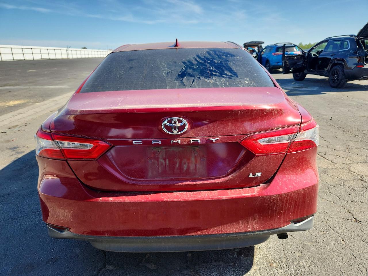 2020 Toyota Camry Le Red vin: 4T1C11AKXLU334674