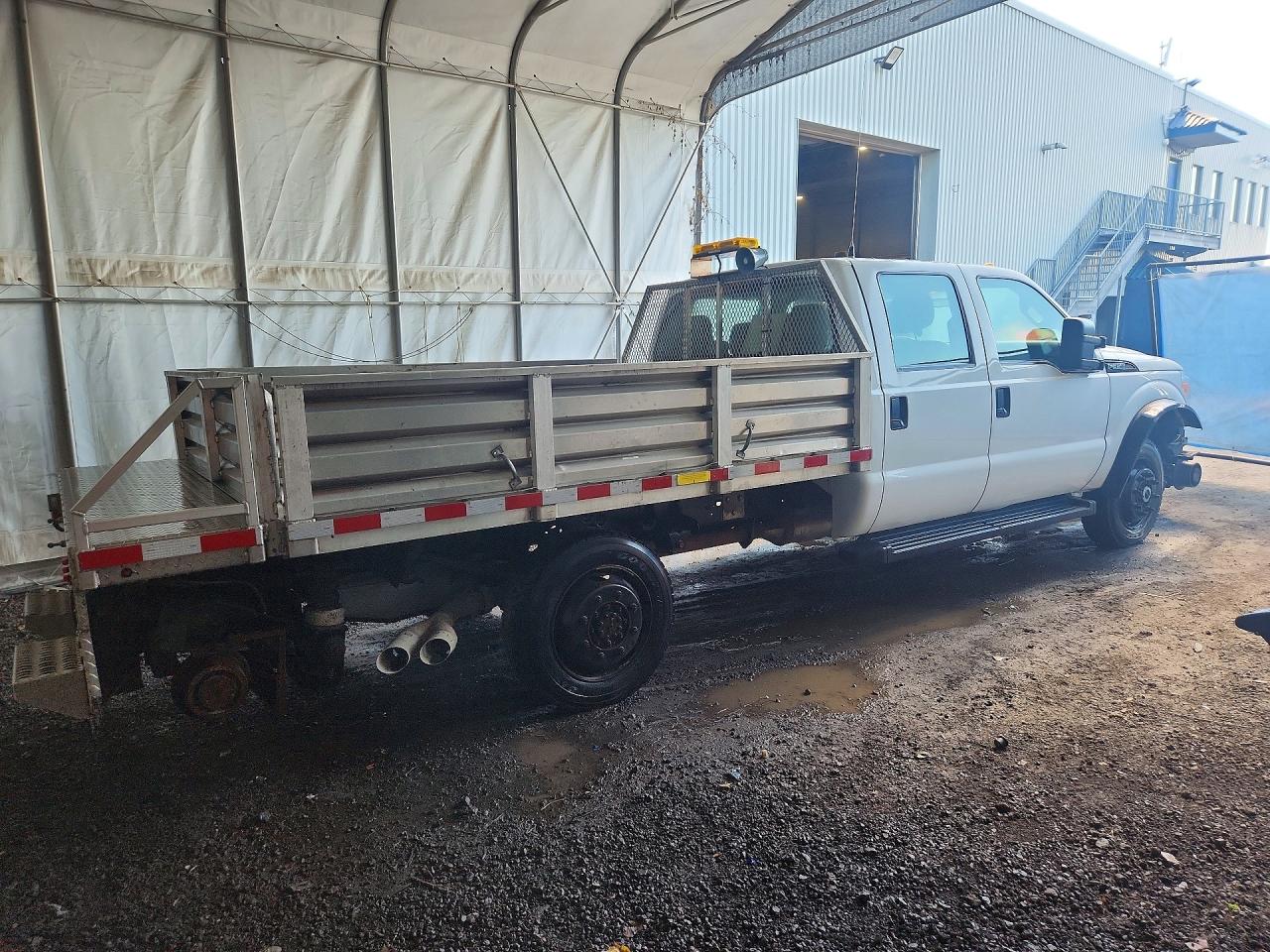 2012 Ford F350 Super Duty White vin: 1FDWW3FT2CEC27821