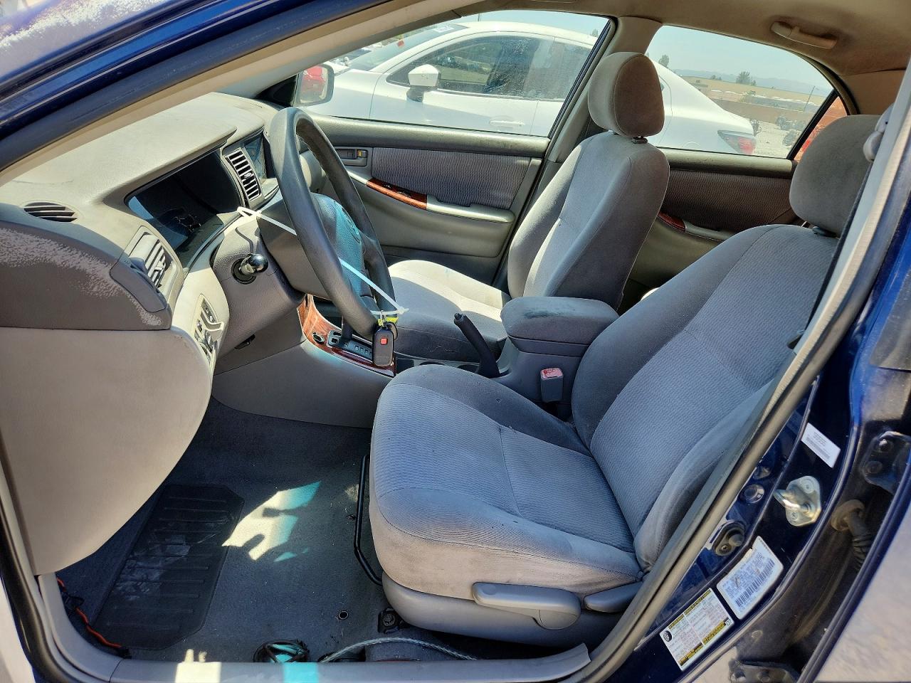 2005 Toyota Corolla Le Blue vin: 1NXBR32E35Z516650
