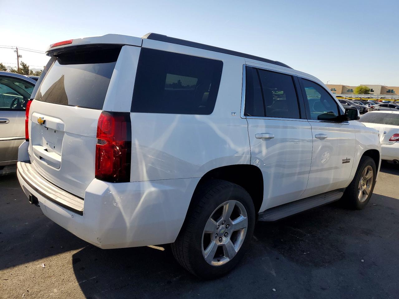 2015 Chevrolet Tahoe C1500 Lt White vin: 1GNSCBKC2FR668199