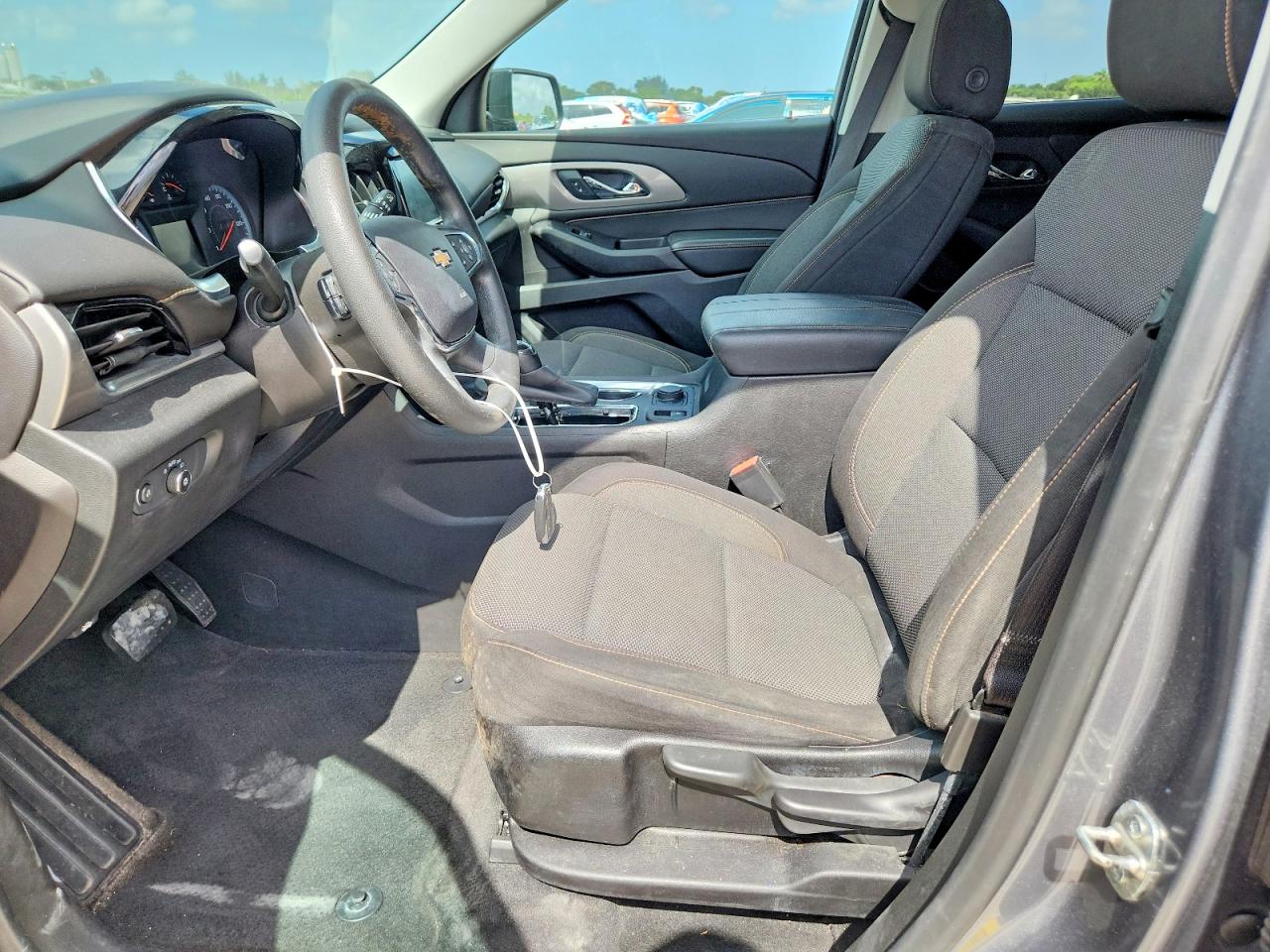 2019 Chevrolet Traverse Ls Серый vin: 1GNERFKW6KJ188298