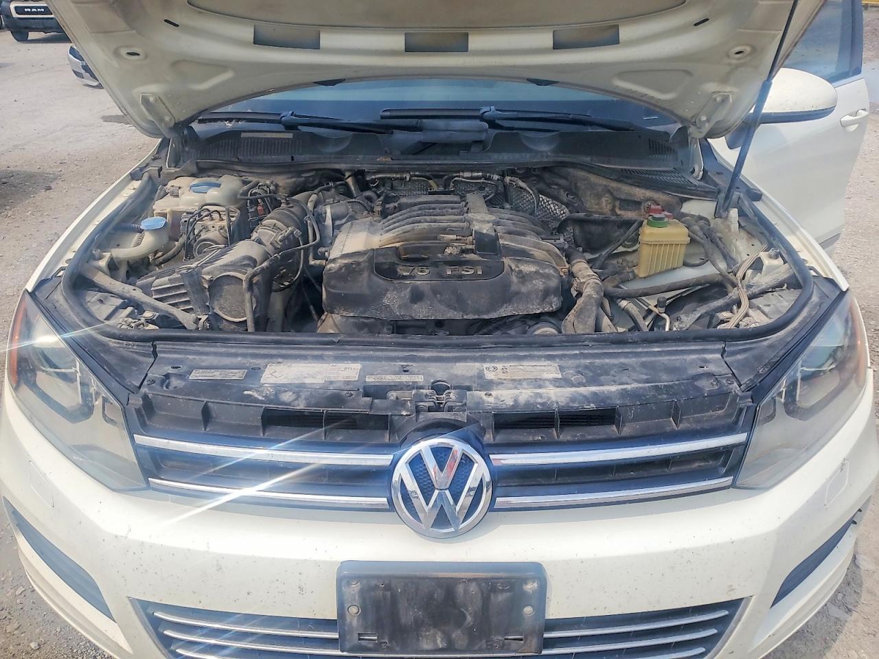 2012 Volkswagen Touareg V6 Белый vin: WVGFF9BP3CD003135