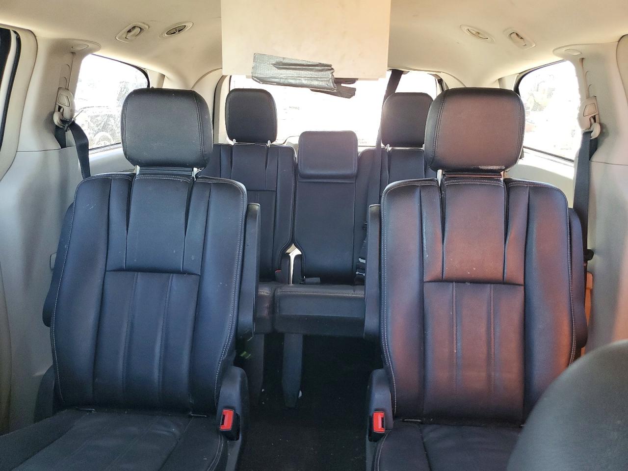 2014 Chrysler Town & Country Touring White vin: 2C4RC1BG4ER446177