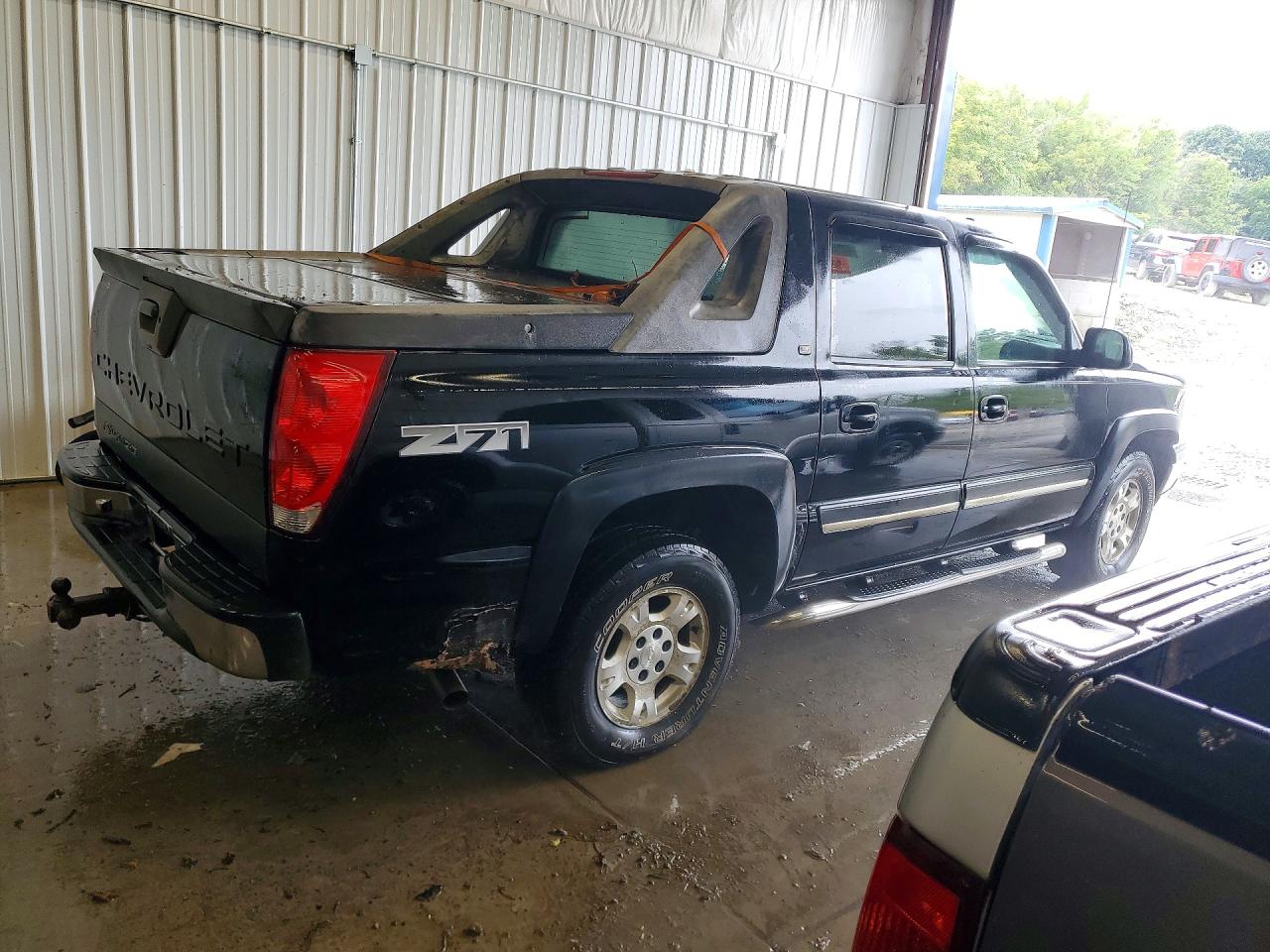 2005 Chevrolet Avalanche K1500 Black vin: 3GNEK12Z65G217631