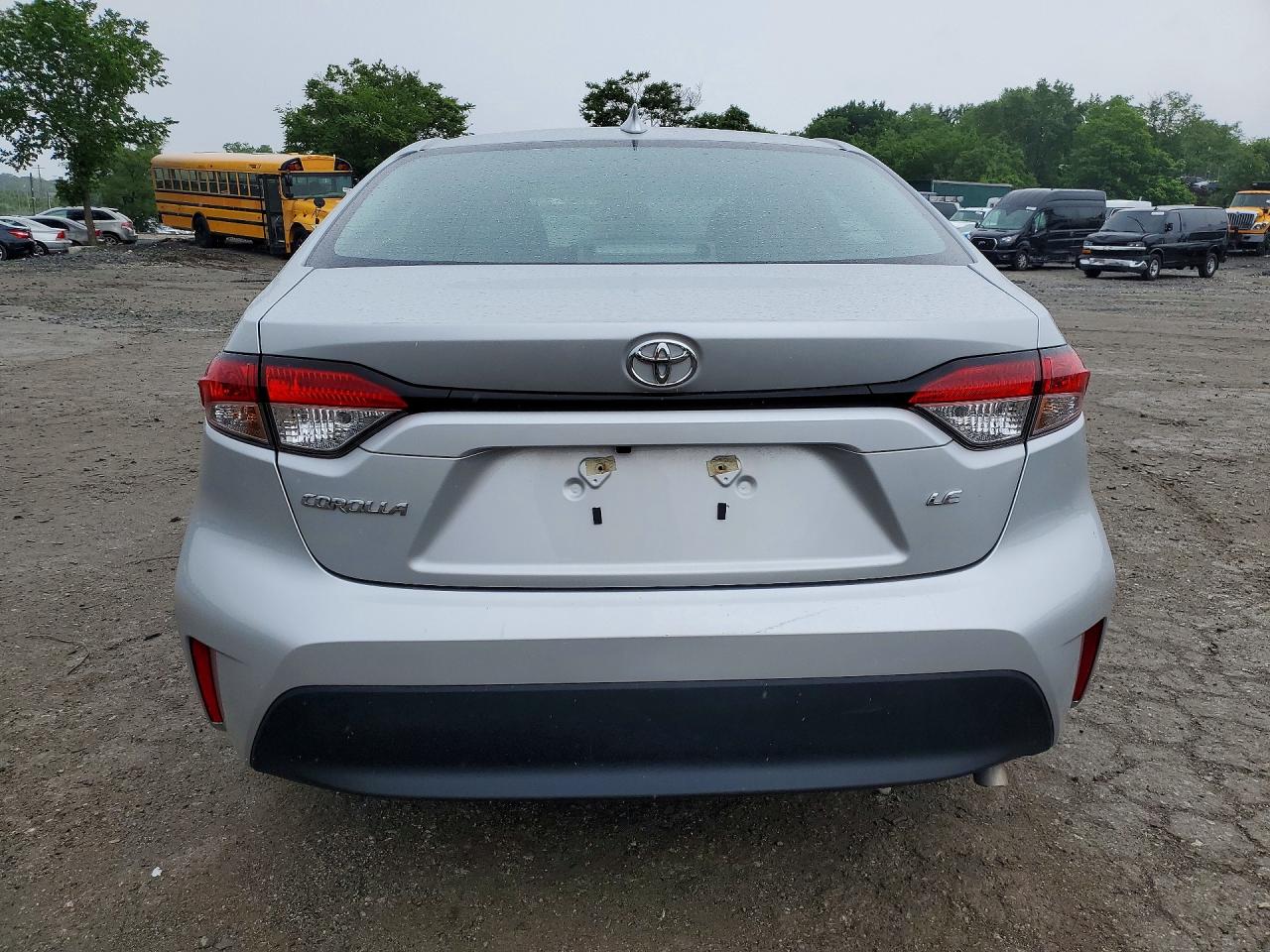 2025 Toyota Corolla Le Silver vin: 5YFB4MDEXSP277841