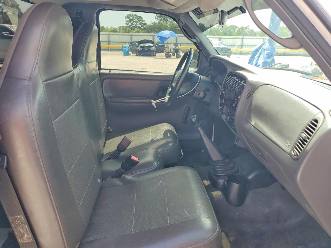 2003 Ford Ranger White vin: 1FTYR10D43PA13217