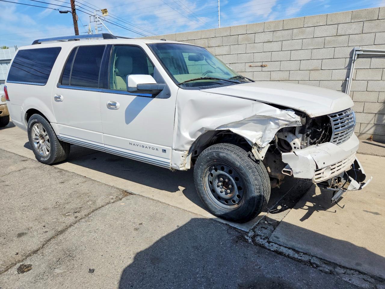 2011 Lincoln Navigator L White vin: 5LMJJ3H59BEJ04598