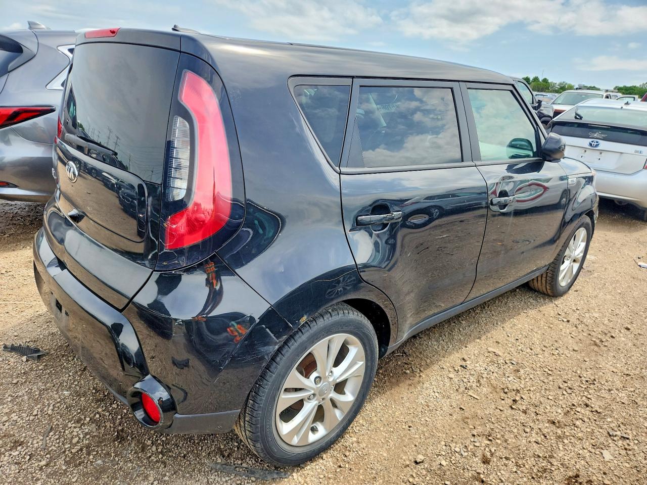 2016 Kia Soul + Black vin: KNDJP3A53G7830016